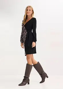 Robe courte et ajustée avec décolleté plongeant, bonprix Robe courte et ajustée avec décolleté plongeant, bonprix