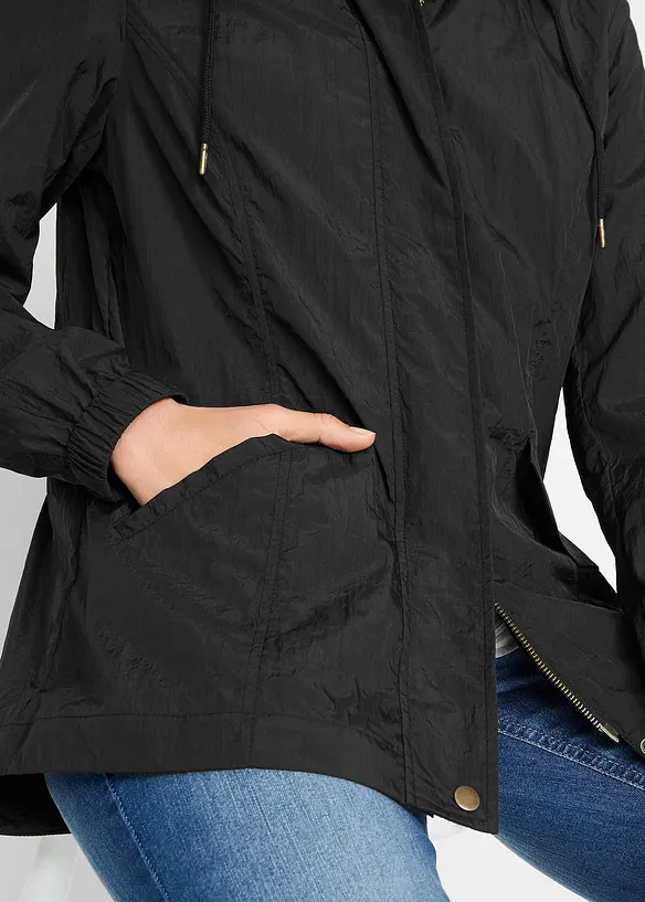 Sehr leichte Übergangsjacke mit Kapuze, bonprix