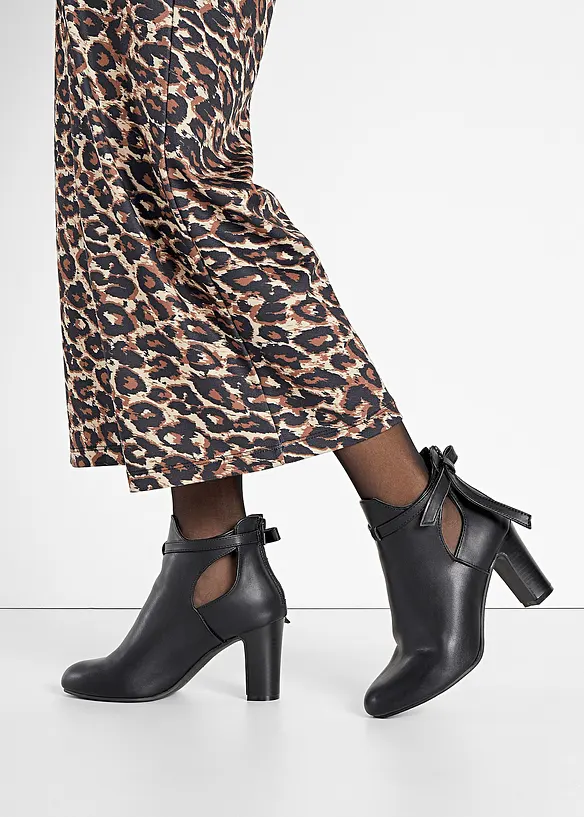 Stiefeletten mit Cut-Outs, bonprix