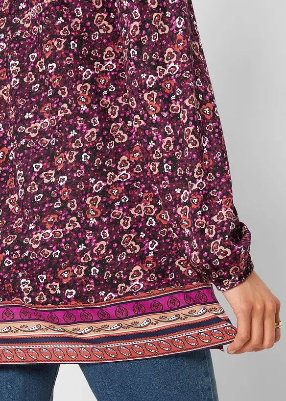 T-shirt long avec couture d'empiècement sous poitrine et fronces devant, bonprix