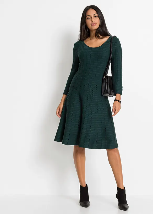 Robe pull fluide en viscose majoritaire, bonprix