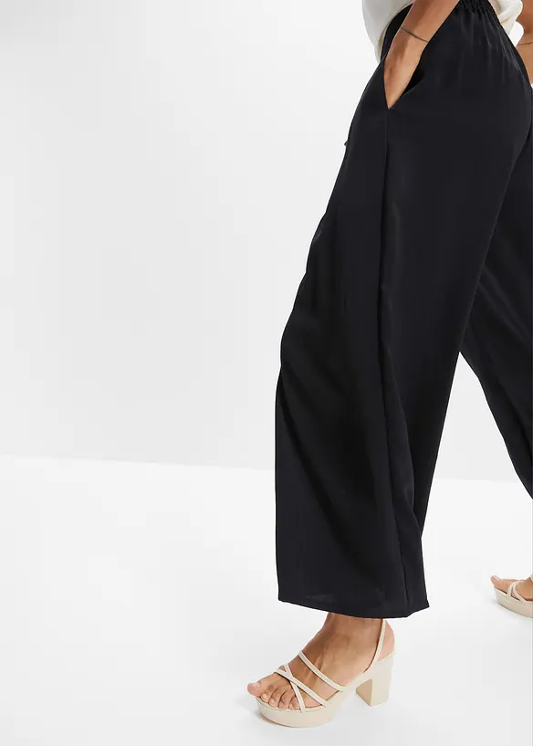 Culotte aus fließendem Satin, bonprix