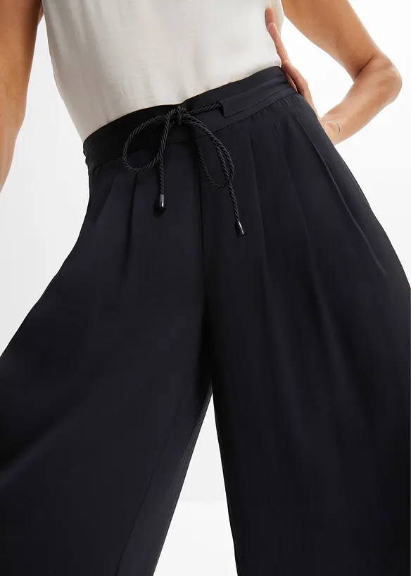 Culotte aus fließendem Satin, bonprix