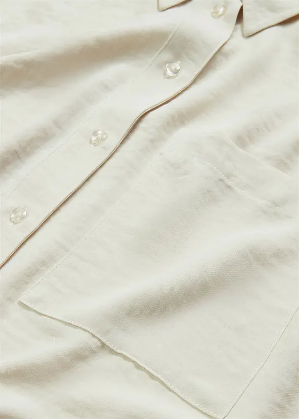 Halbarm-Bluse mit Brusttasche, bonprix