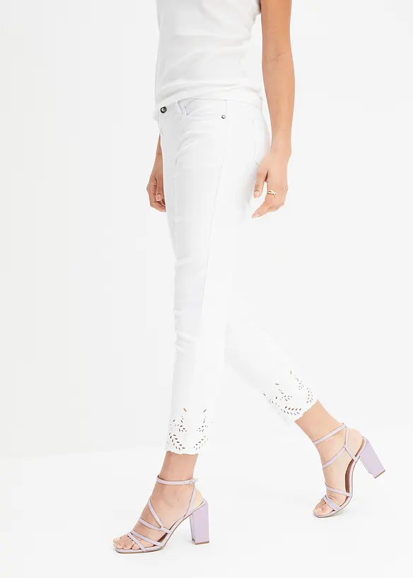 Pantalon extensible à broderies anglaises, bonprix