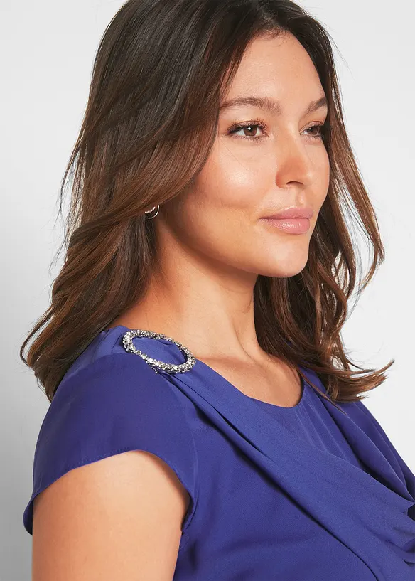 Robe courte look superposé avec accessoire sur l’épaule, bonprix
