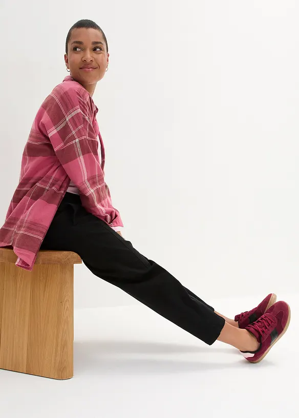 Pantalon barrel en twill à taille haute élastiquée et poches cachées dans coutures avancées, bonprix