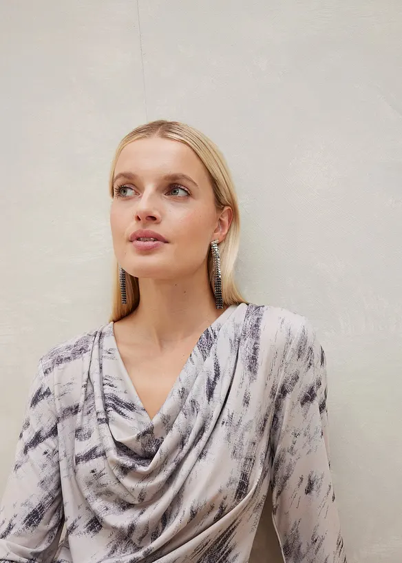 Langarmshirt mit Wasserfall-Ausschnitt, bonprix