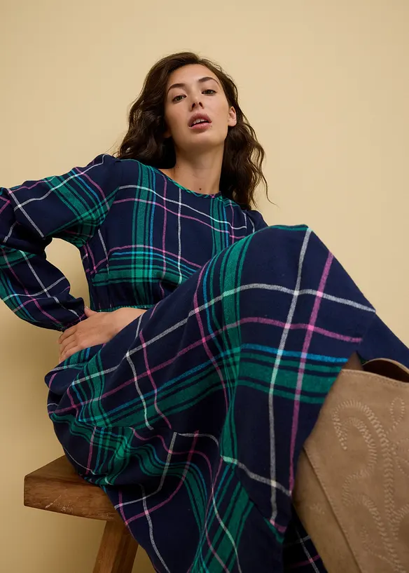 Robe en flanelle avec smocks, bonprix
