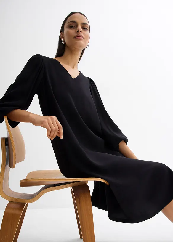 Robe midi fluide en viscose mélangée, bonprix