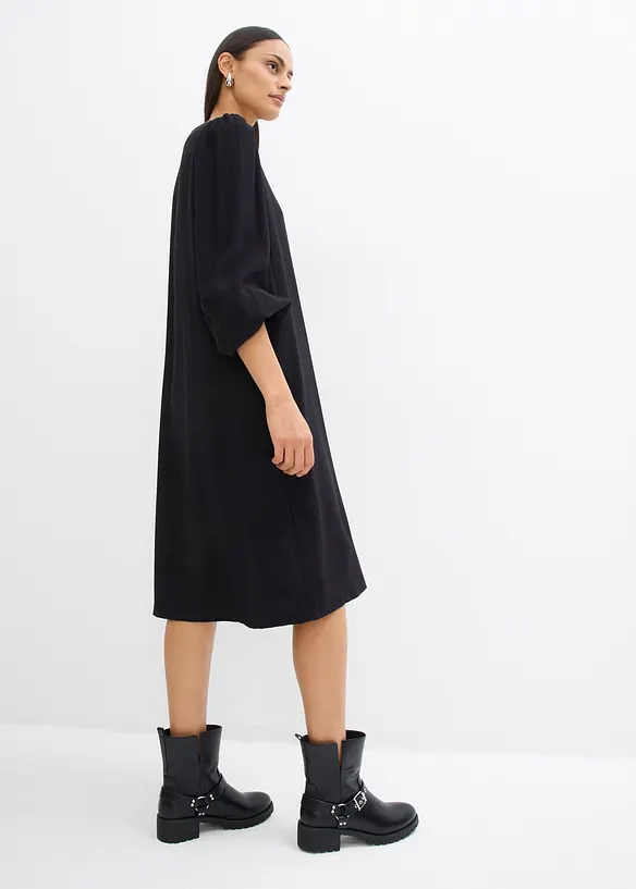Robe midi fluide en viscose mélangée, bonprix
