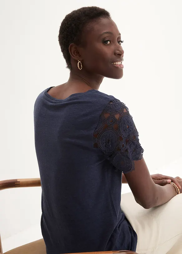 T-shirt 100 % lin avec manches en crochet, bonprix