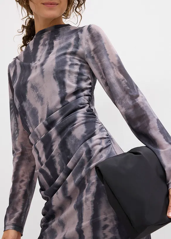 Robe flatteuse en matière T-shirt, bonprix