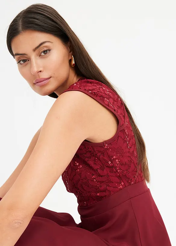 Chiffonkleid mit Spitze und bestickten Pailletten, bonprix