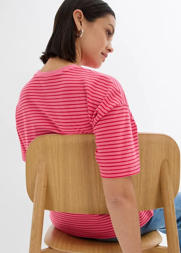 Gestreiftes T-Shirt mit Stickerei, bonprix