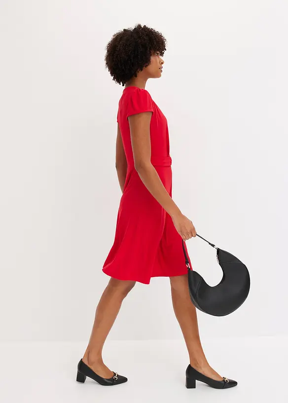 Jerseykleid mit dekorativer Schließe, bonprix