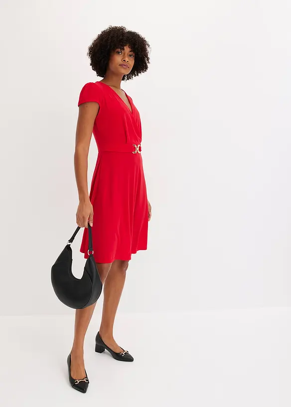 Jerseykleid mit dekorativer Schließe, bonprix