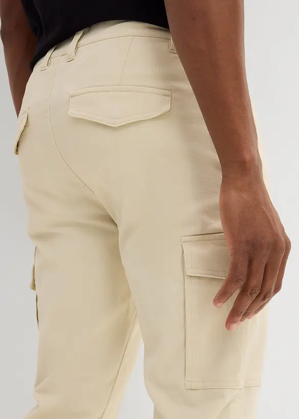 Pantalon slim extensible, jambes droites, avec poches cargo, bonprix