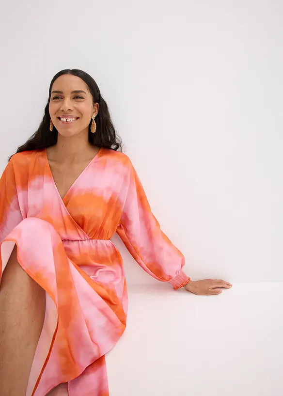 Robe midi en satin avec imprimé batik, bonprix