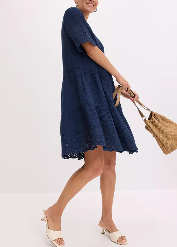 Kleid aus Musselin mit Lochstickerei, bonprix