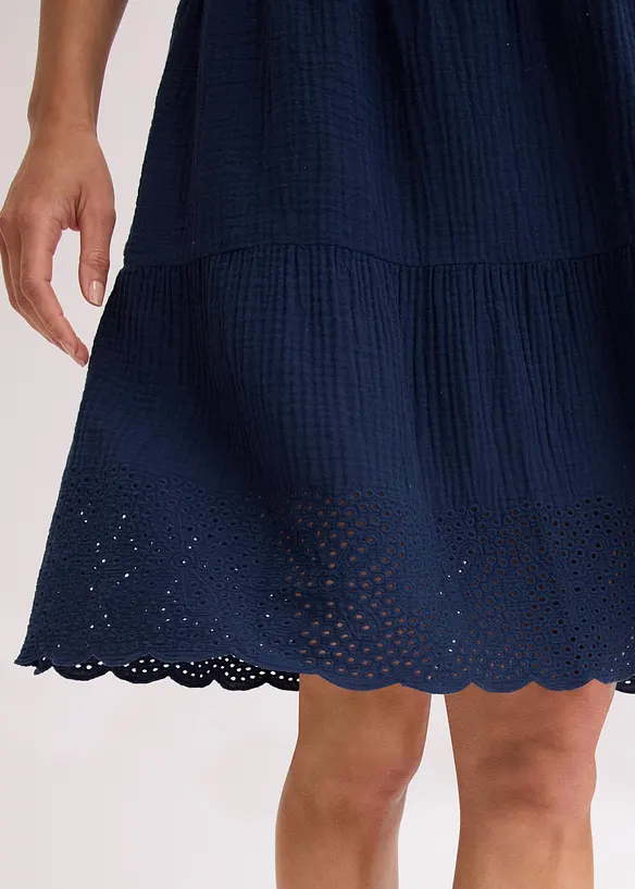 Kleid aus Musselin mit Lochstickerei, bonprix