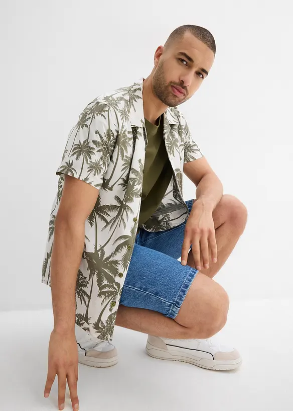 Chemise manches courtes Slim en viscose, bonprix
