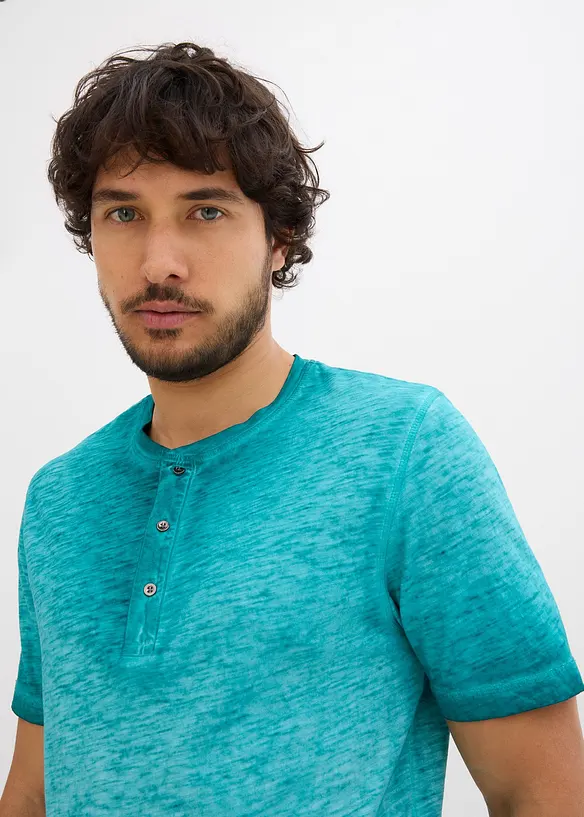 T-shirt col tunisien en 100% coton, aspect délavé, bonprix