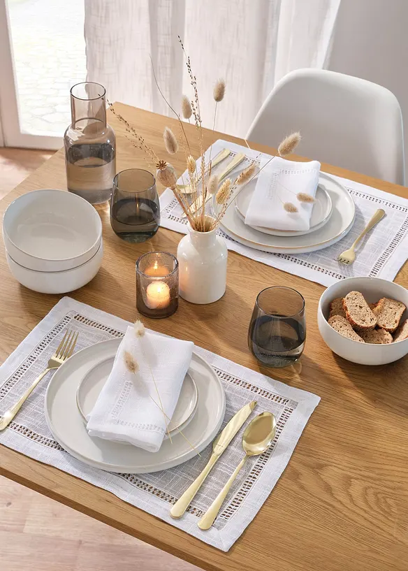 Lot de 2 sets de table avec broderies anglaises, bonprix