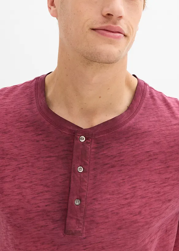 T-shirt col tunisien en 100% coton, aspect délavé, bonprix