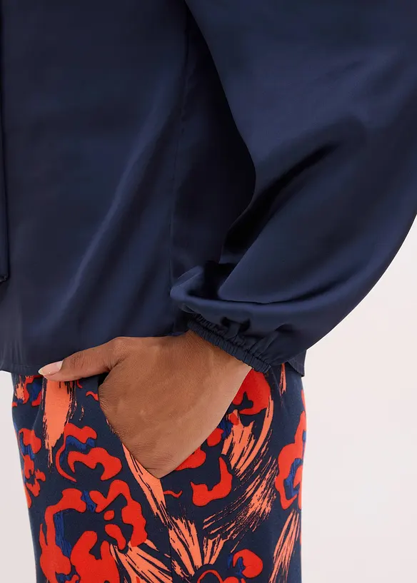 Schluppenbluse aus fließendem Satin, bonprix