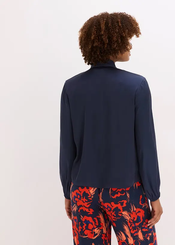 Schluppenbluse aus fließendem Satin, bonprix