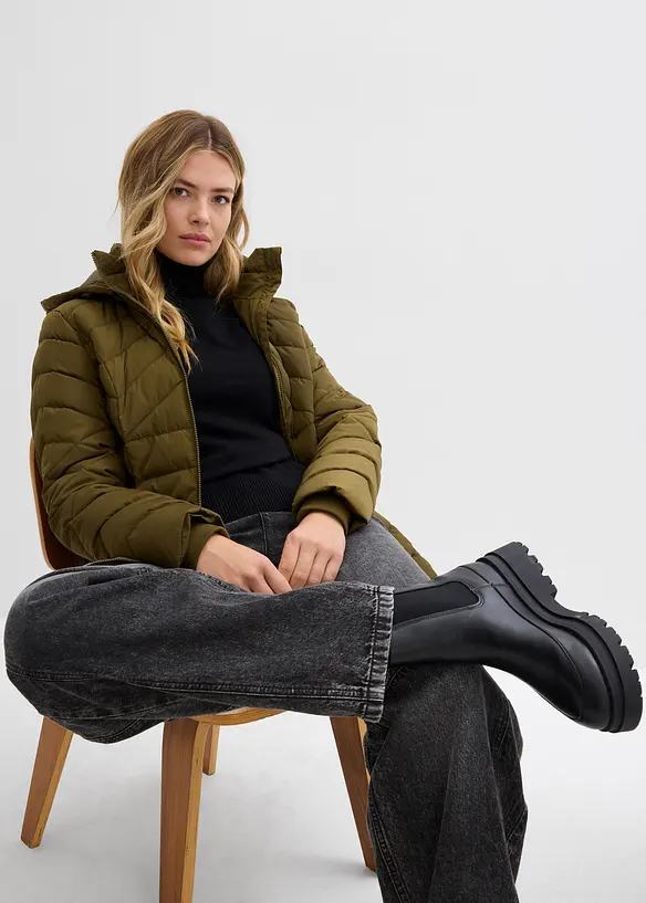 Veste matelassée légère avec capuche amovible, bonprix