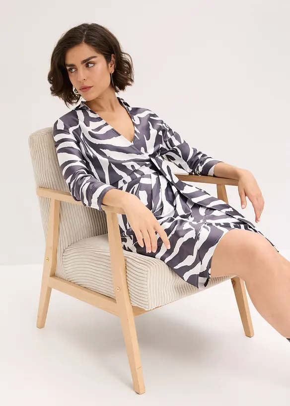 Wickelkleid aus fließendem Satin, bonprix
