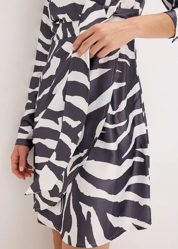 Wickelkleid aus fließendem Satin, bonprix