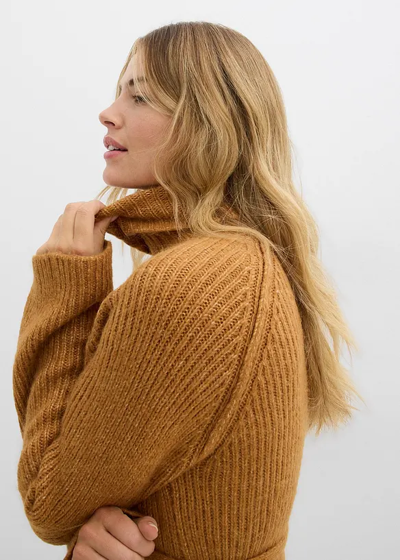 Kurzes Ripp-Strickkleid mit Rollkragen, bonprix