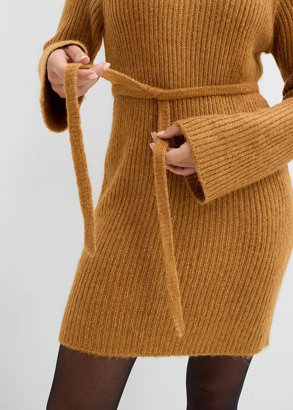 Kurzes Ripp-Strickkleid mit Rollkragen, bonprix