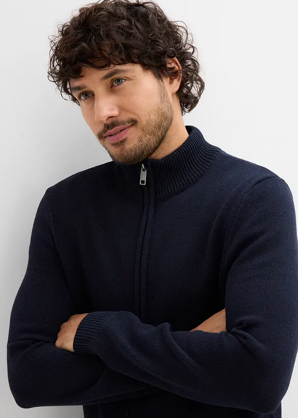 Strickjacke mit Stehkragen und recycelter Baumwolle, bonprix