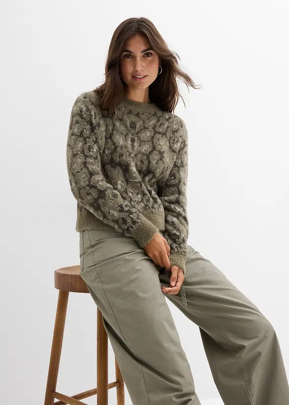 Grobstrick-Pullover aus flauschigem Federgarn, bonprix