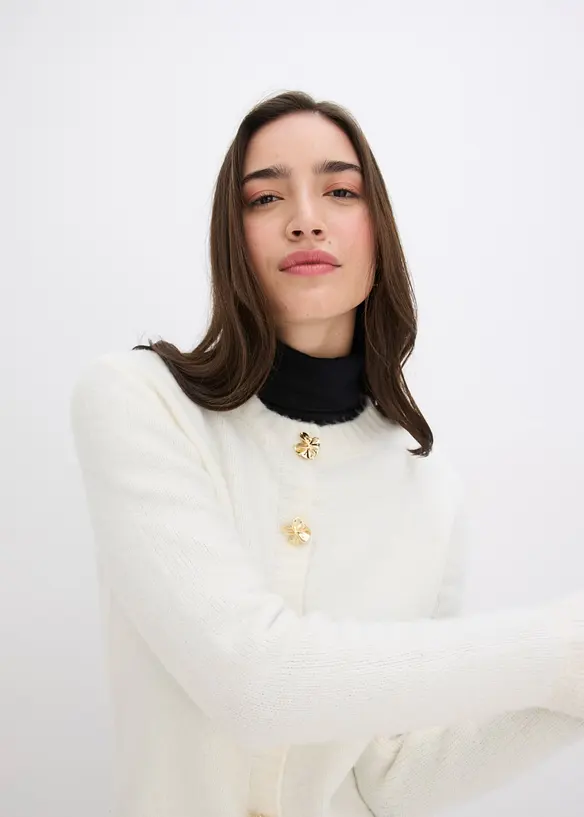 Strickjacke mit dekorativen Knöpfen, bonprix