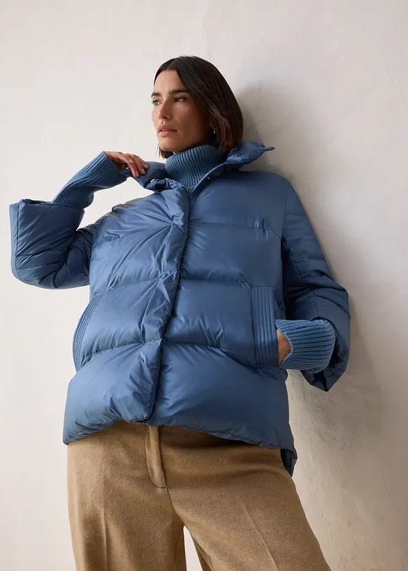 Daunenjacke mit recycelten Daunen  und Strickärmeln, bonprix