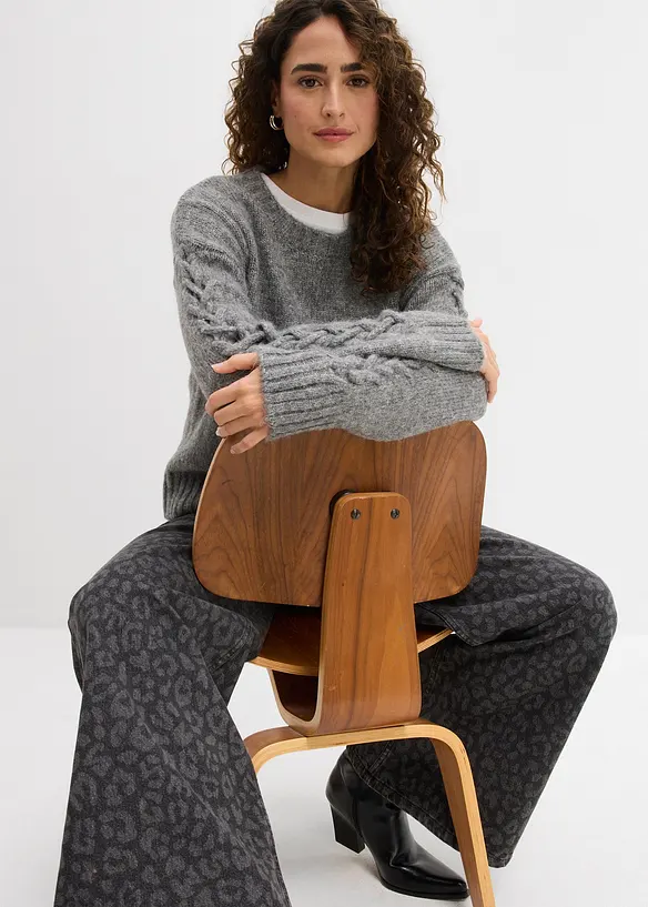 Boxy-Pullover mit geflochtenen Ärmeln, bonprix