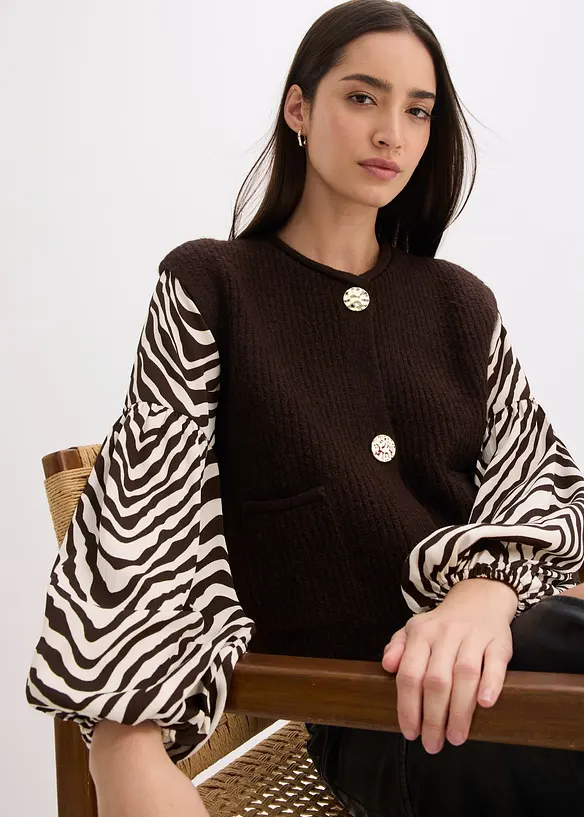 Strickweste mit dekorativen Knöpfen, bonprix