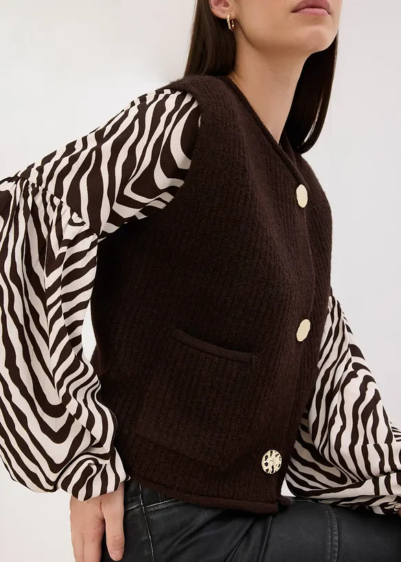 Strickweste mit dekorativen Knöpfen, bonprix