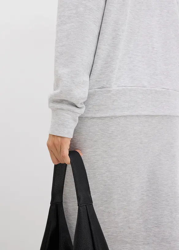 Sweatshirt mit Nieten, bonprix