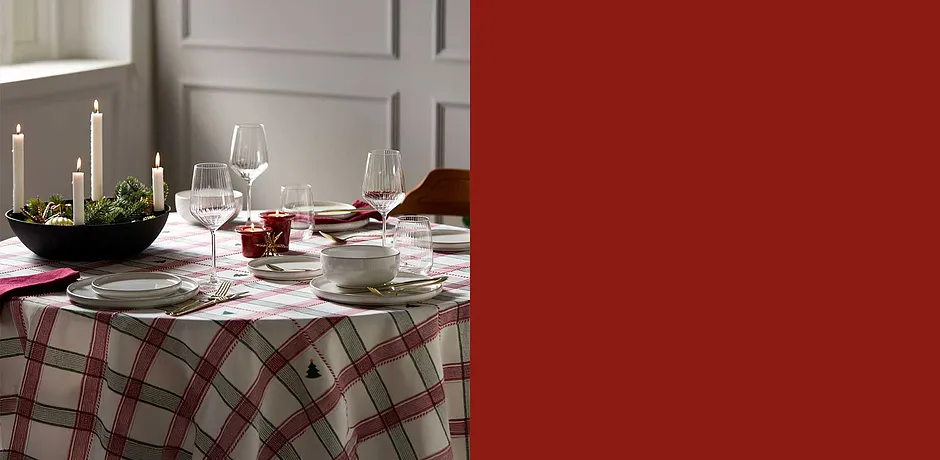 Table de Noël pour une ambiance chaleureuse.