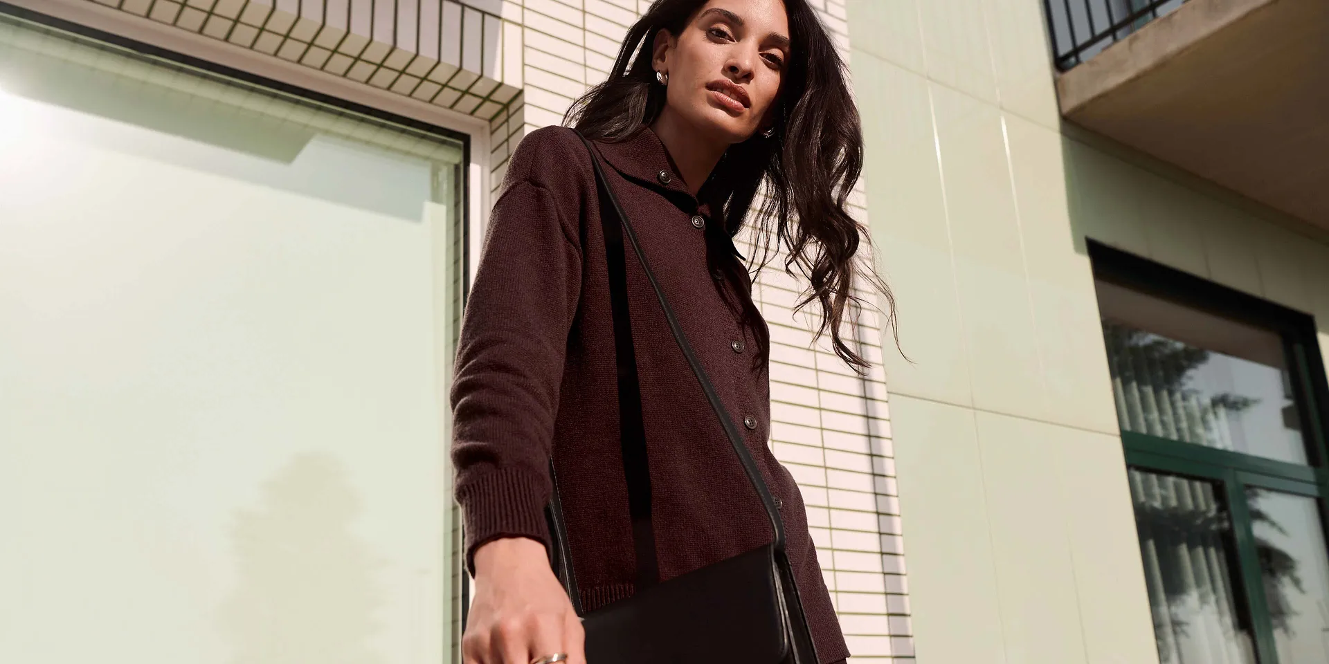 Damen - Lockere Strickjacke aus Viskose-Mix - dunkelbraun