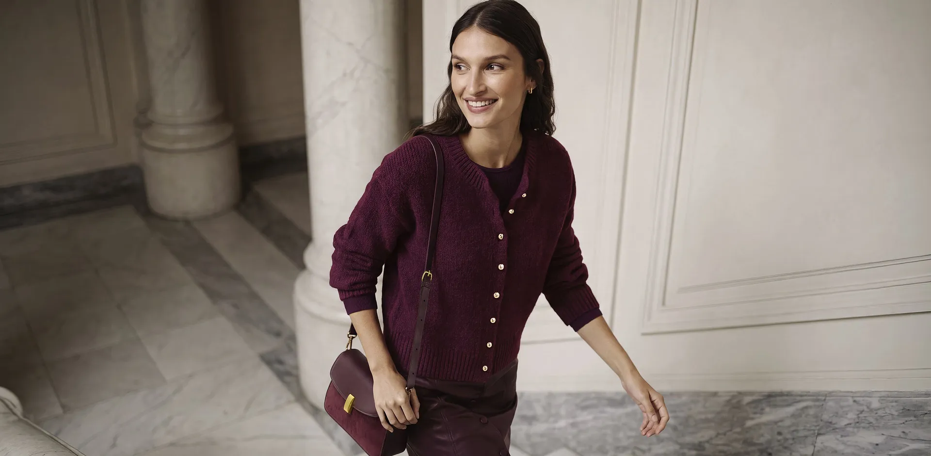 Femme - Gilet boutonn&eacute; en grosse maille - bordeaux