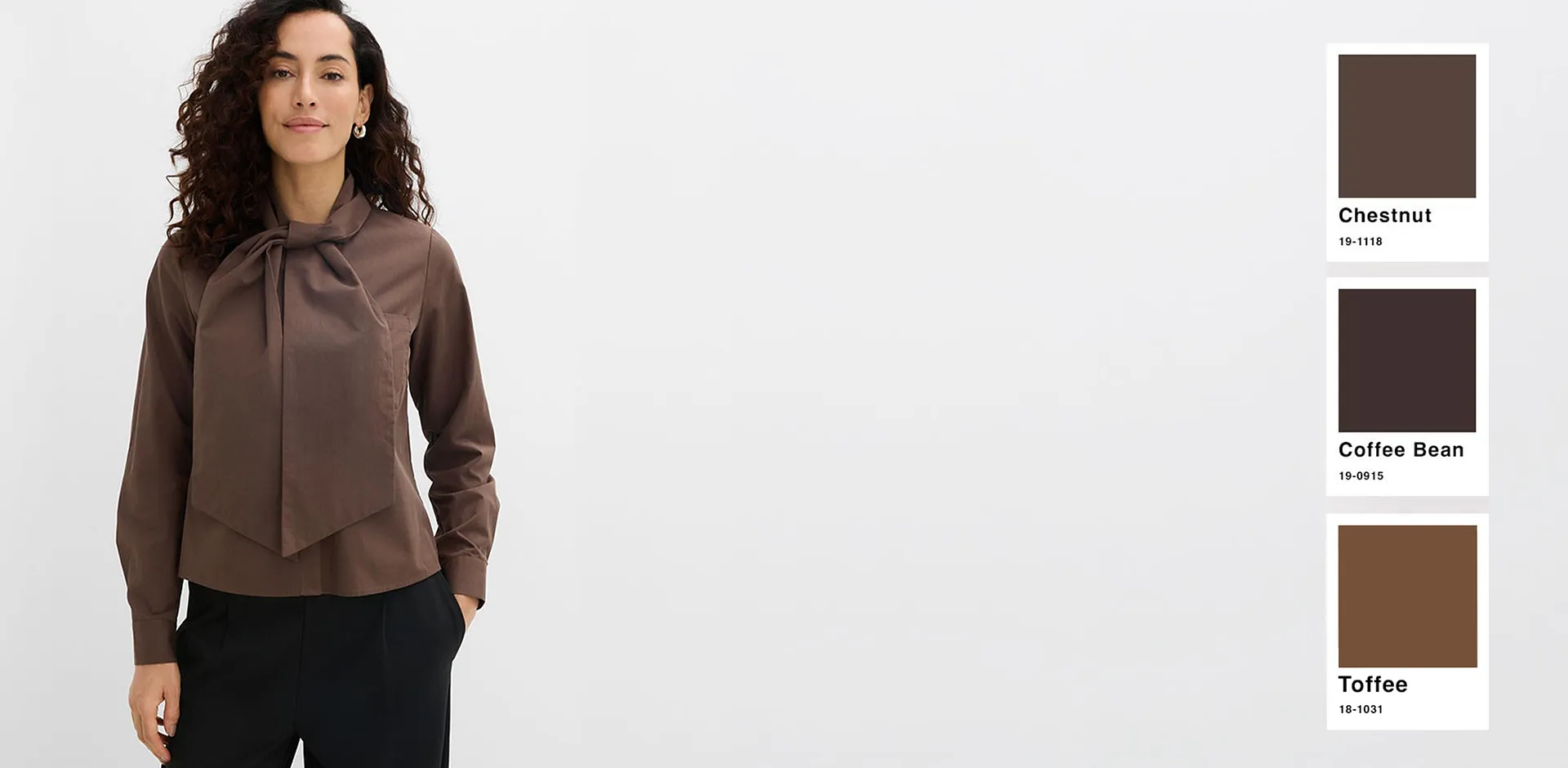 Elegante braune Bluse mit Bindedetail, passend zu Chestnut und Coffee Bean.