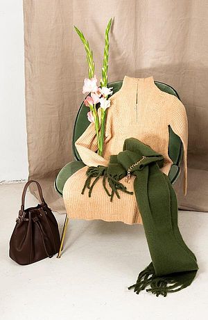 Damen - Strickkleid mit Troyerkragen - latte macchiato meliert