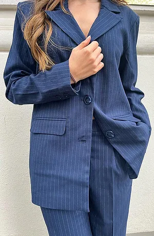 Damen - Kurzer Blazer mit Nadelstreifen - dunkelblau/wollweiß gestreift